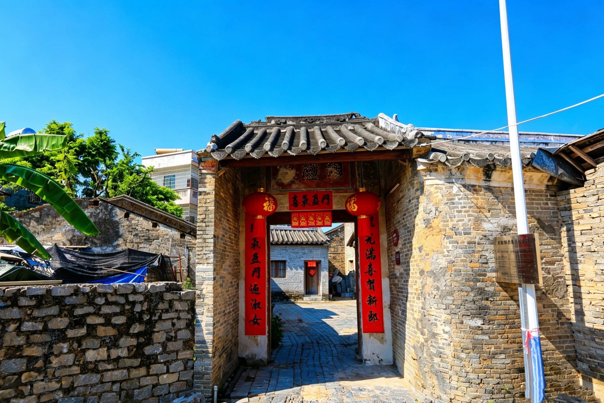 三亚崖州保平村，宁远河畔的千年古村，隐藏着众多明清百年老宅